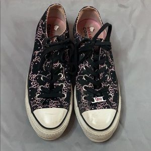 HELLO KITTY PLATFORM CONVERSE SIZE 9